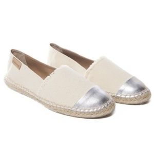 * * Mint & Rose Creeper Verbena Tan & Gold Loafers